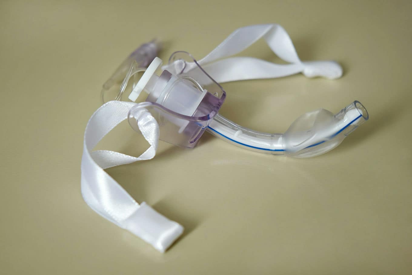 Rurka tracheostomijna – budowa, rodzaje i zastosowanie po tracheotomii