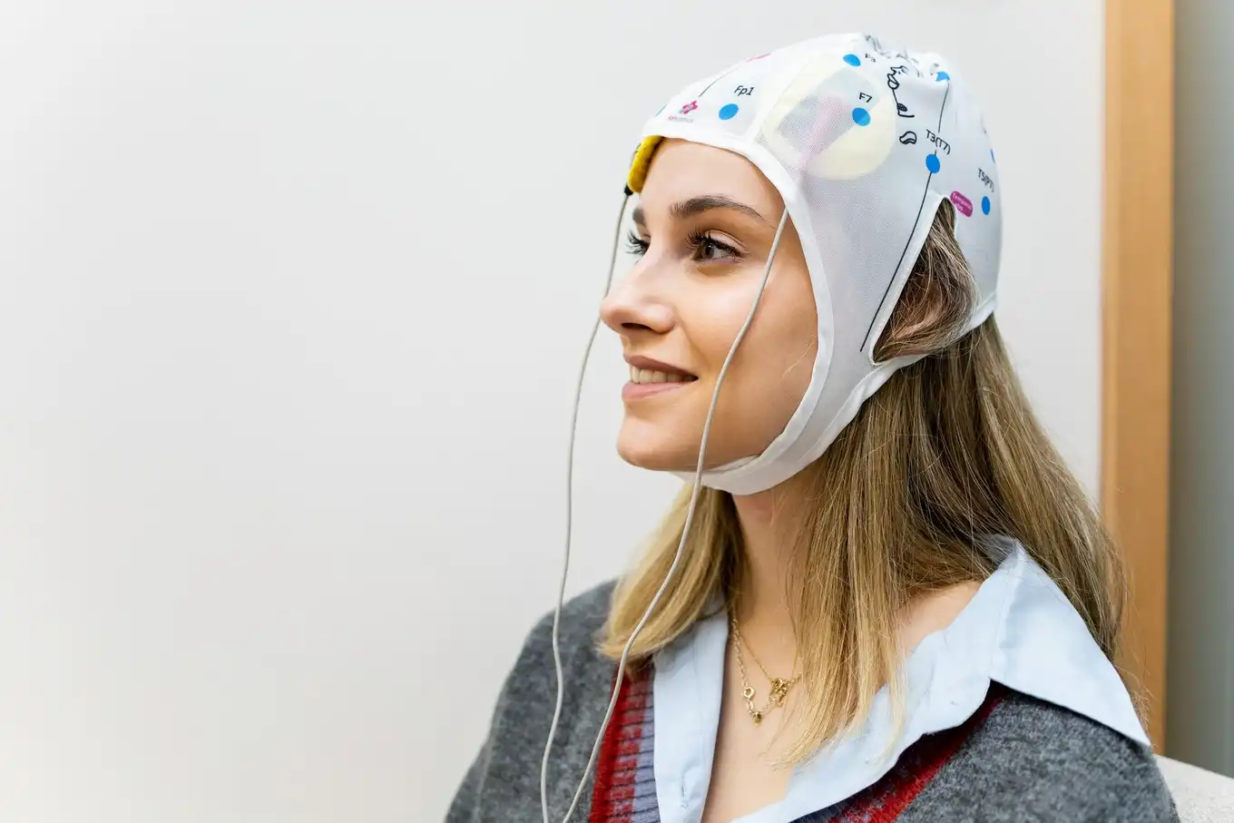 Jak połączenie stymulacji magnetycznej z EEG pomaga ocenić aktywność mózgu?